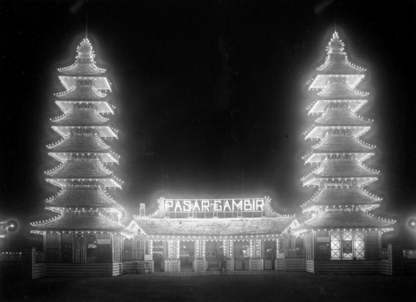 14PASAR GAMBIR 1922.jpg